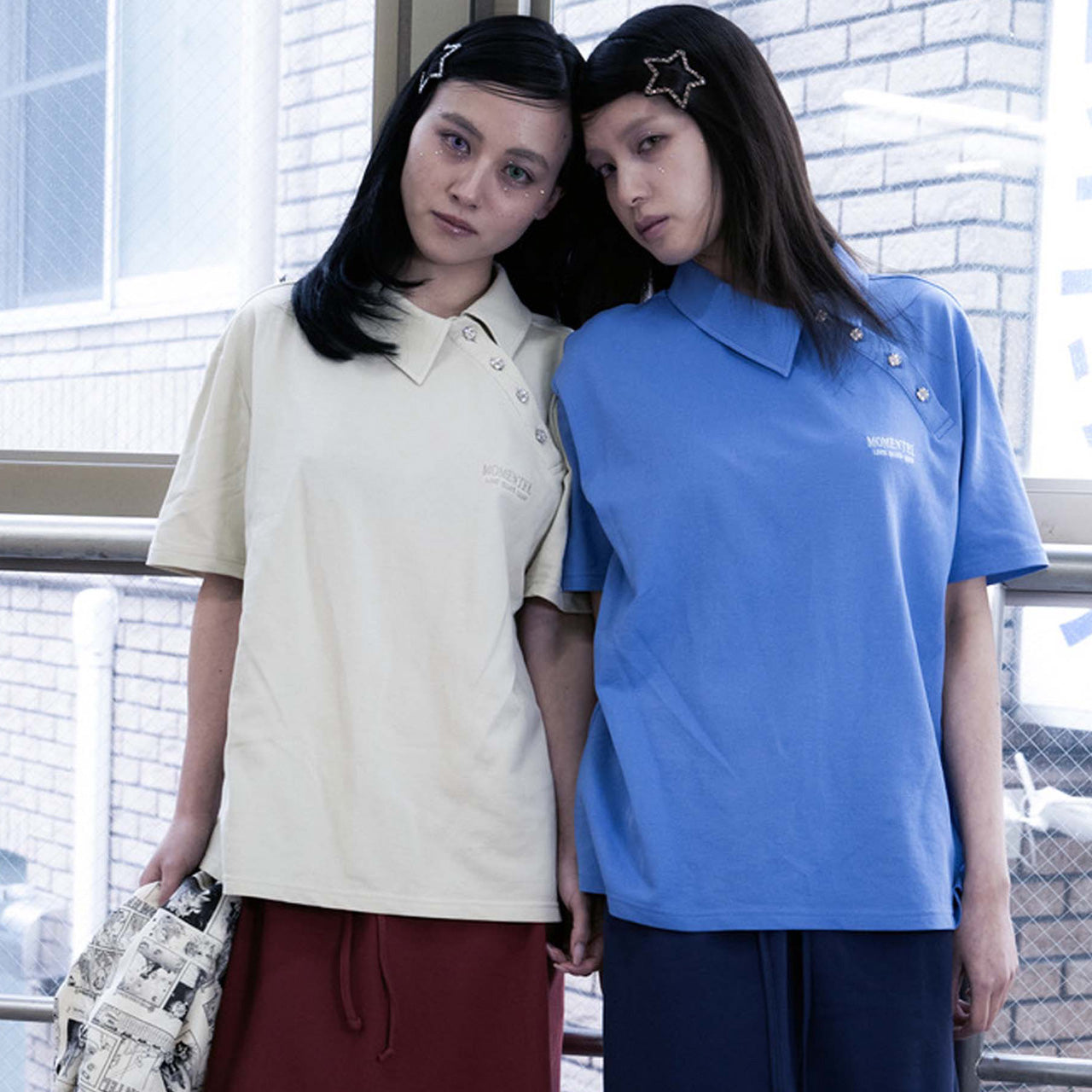 MOMENTEL CUBIC BUTTON TEE